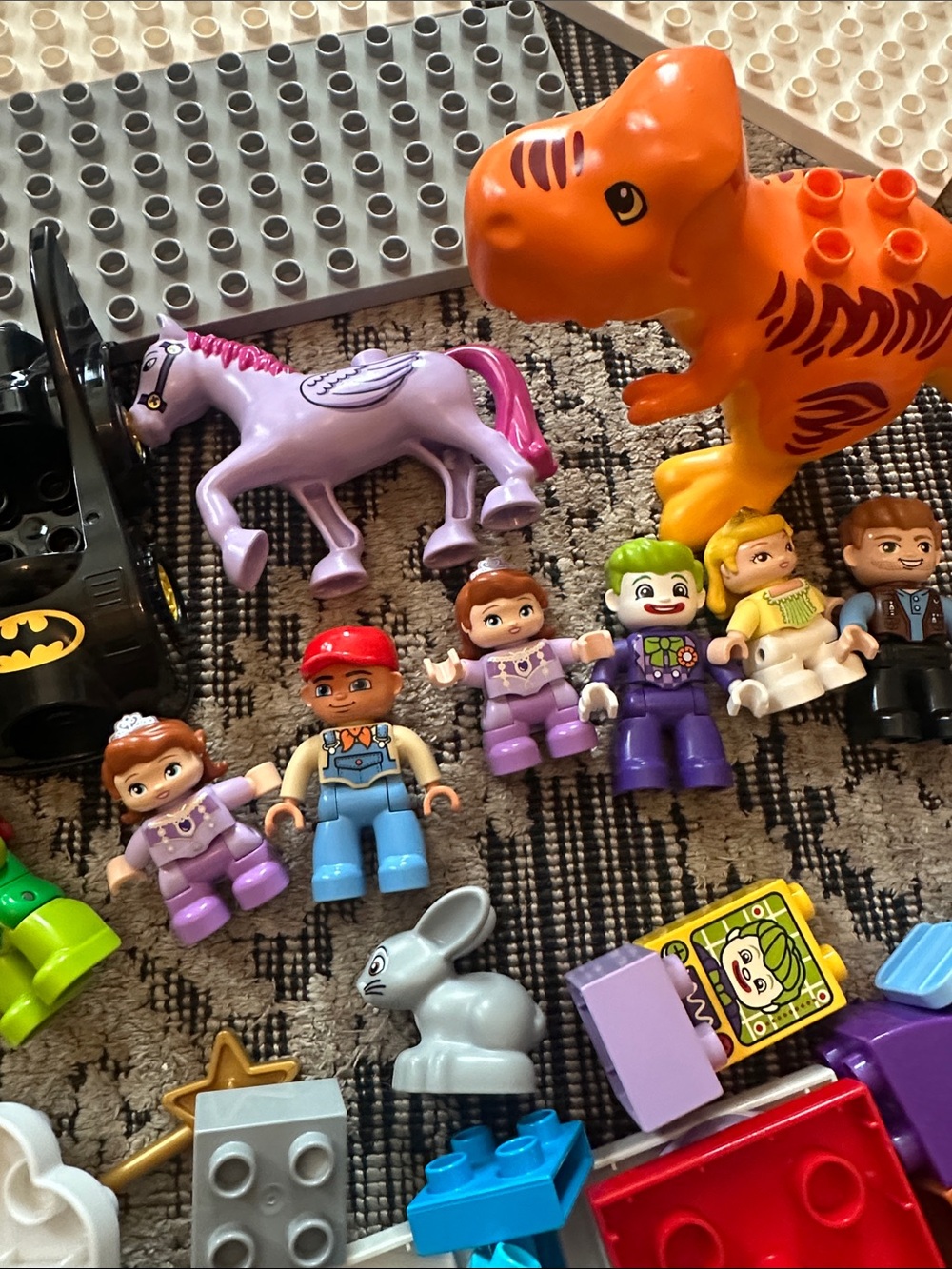 Lego Purple Blue Pink Yellow Gray White Mixed Building Pieces with Figures - Picture 4 of 5